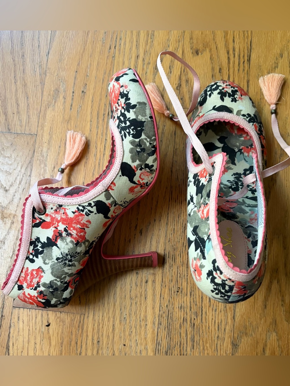 Ruby Shoo stunning floral 4” heels US 9.5 EUR 41